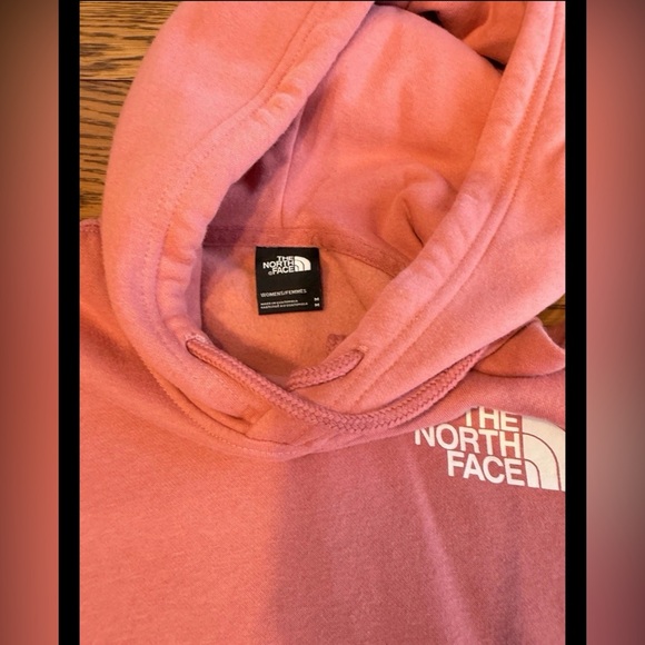 The North Face Women's NSE Hoodie. Size M Coral/ Salmon Pink Like New - Picture 5 of 6